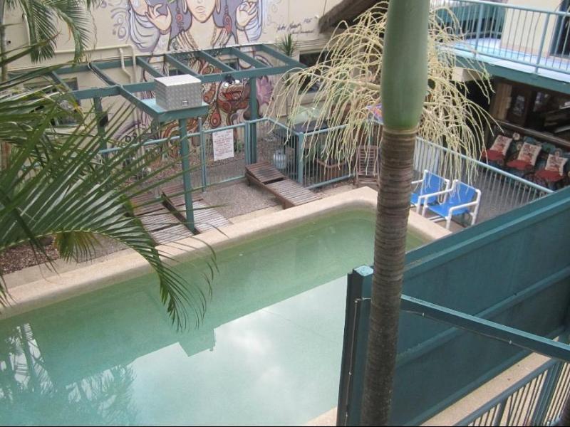 Sleeping Inn Backpackers Resort โกลด์โคสต์ ภายนอก รูปภาพ
