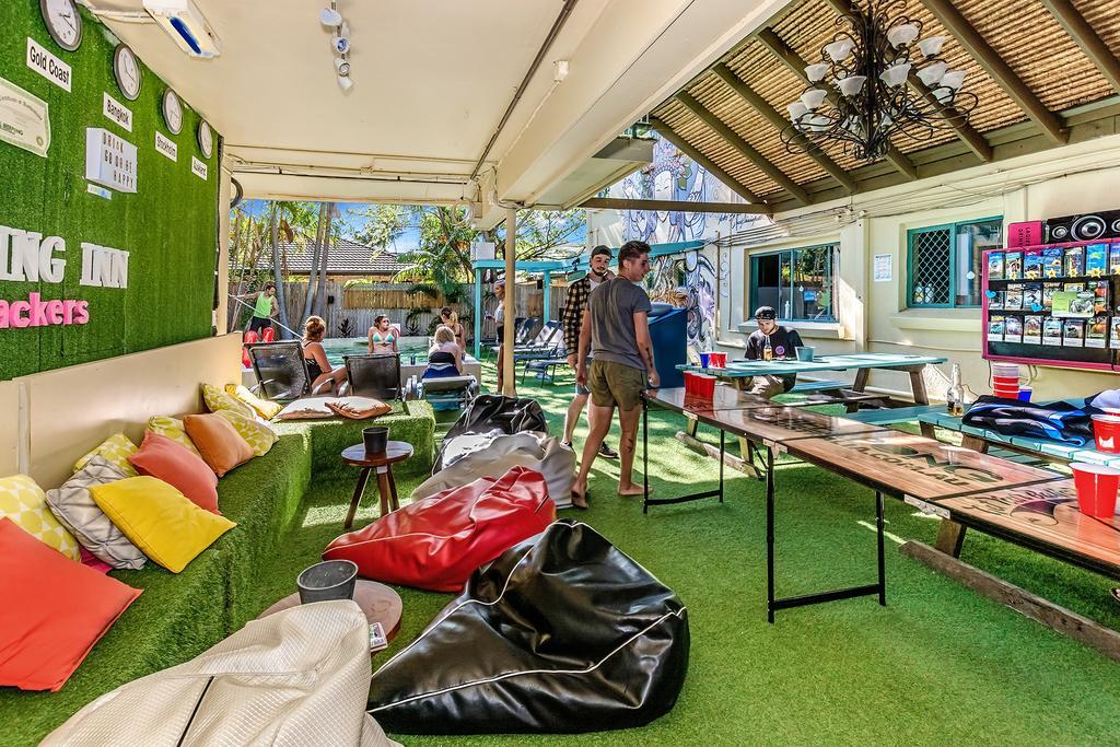 Sleeping Inn Backpackers Resort โกลด์โคสต์ ภายนอก รูปภาพ