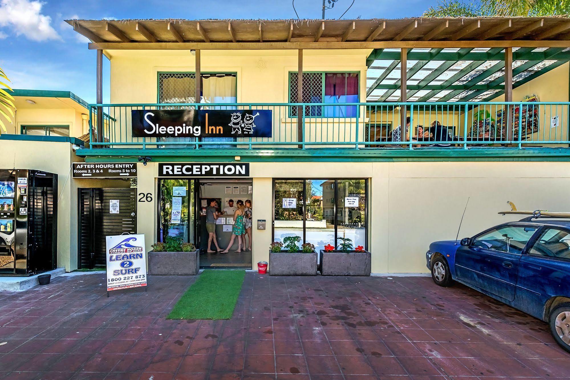 Sleeping Inn Backpackers Resort โกลด์โคสต์ ภายนอก รูปภาพ