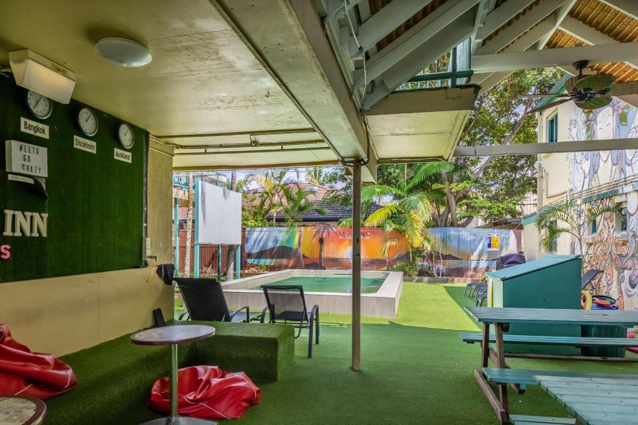 Sleeping Inn Backpackers Resort โกลด์โคสต์ ภายนอก รูปภาพ